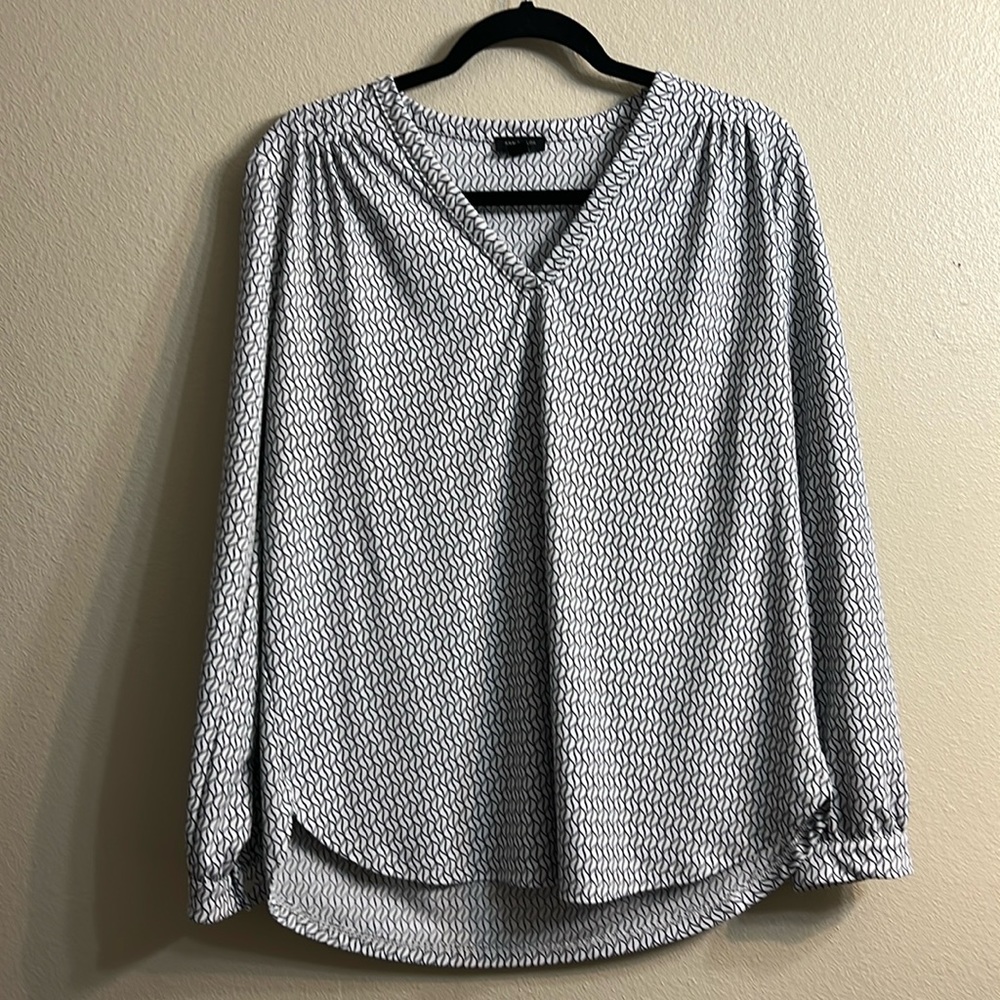 Ann Taylor Geometric Pattern Top EUC